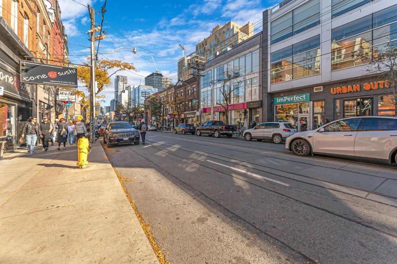 Amazing Fully Renovated Apartment On Queen St. Toronto Exterior photo