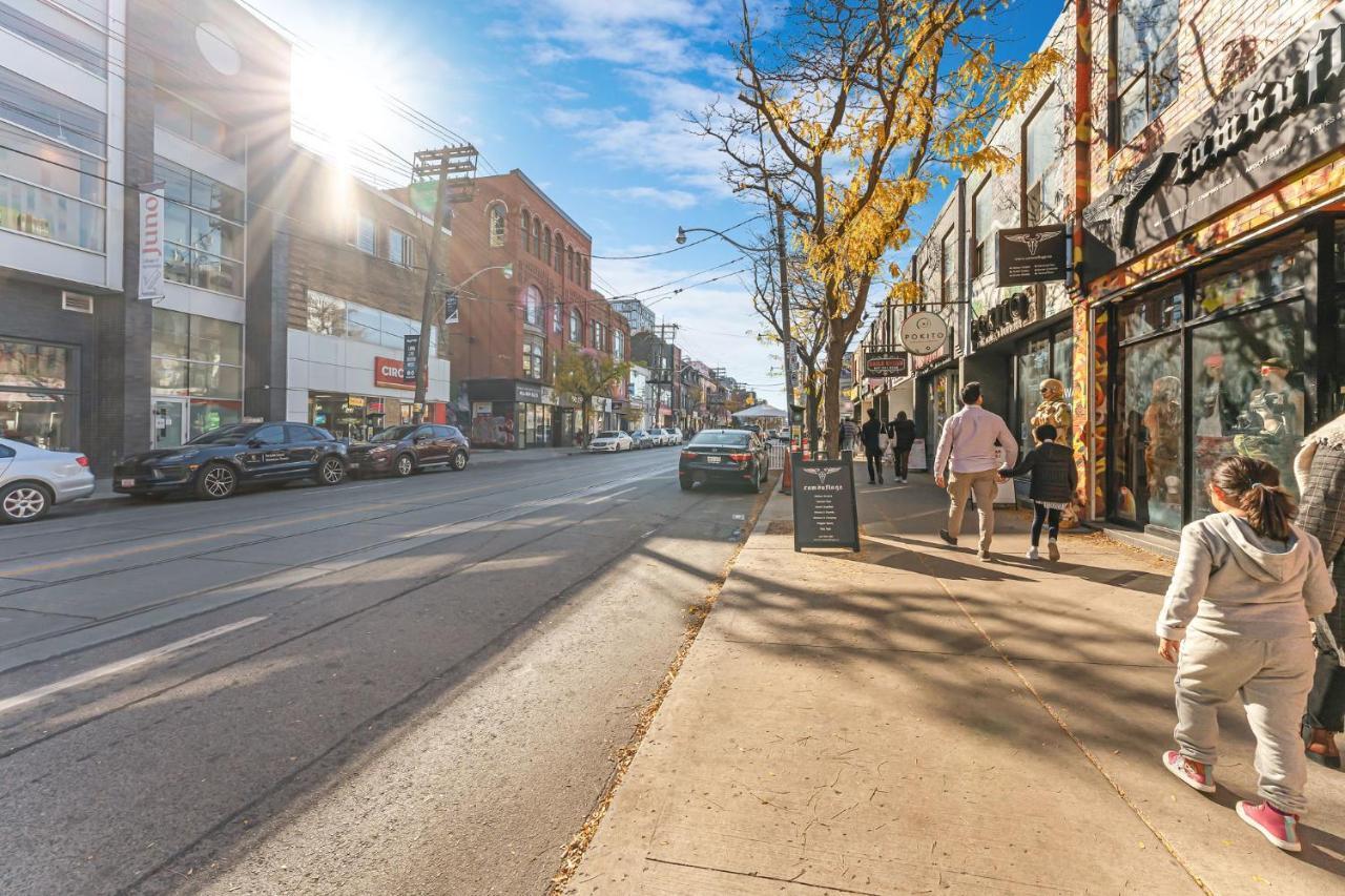 Amazing Fully Renovated Apartment On Queen St. Toronto Exterior photo